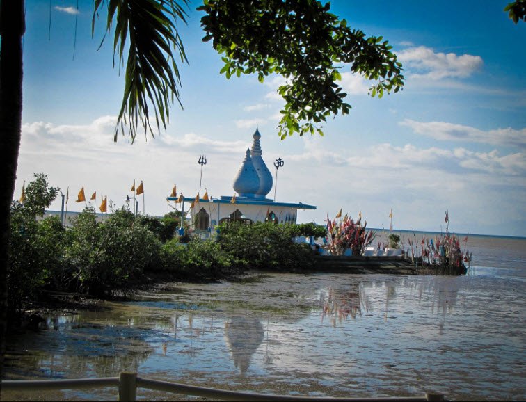 Sewdass Sadhu Shiva Mandir Temple in the Sea, Waterloo, Trinidad, Trinidad and Tobago